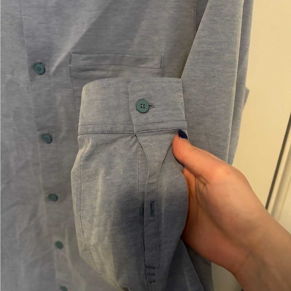 men’s lululemon button up - Picture 4 of 5